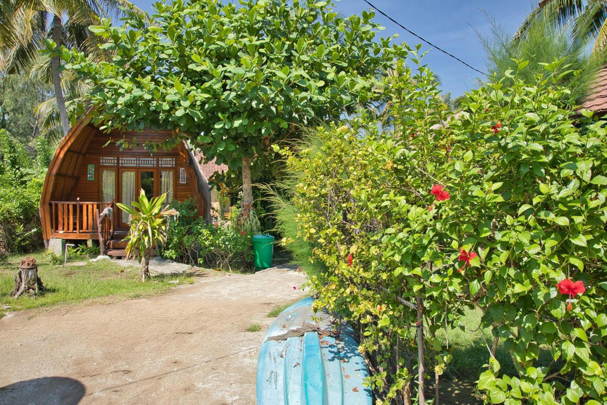 Bunga Bungalows Gili Meno Dış mekan fotoğraf